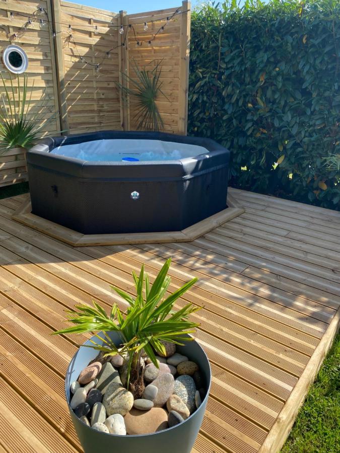 Villa Tiny Et Jacuzzi Charente Maritime Plassay Exterior foto